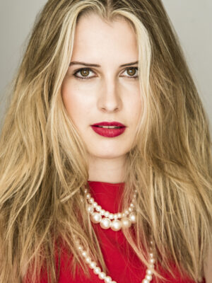 Julie V.